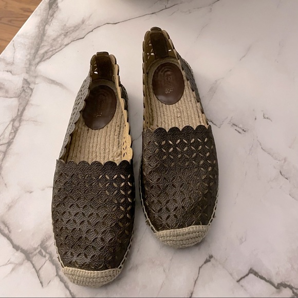 Michael Kors Alexis Perforated Espadrilles Size 6. - Picture 8 of 11